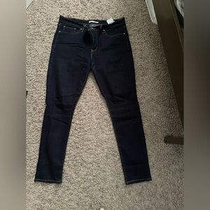 Levi’s dark denim skinny jeans